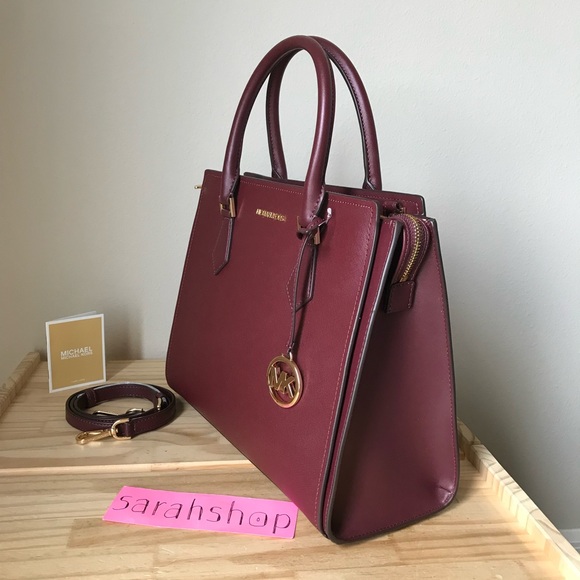 🌼Michael Kors Purse - Picture 4 of 15